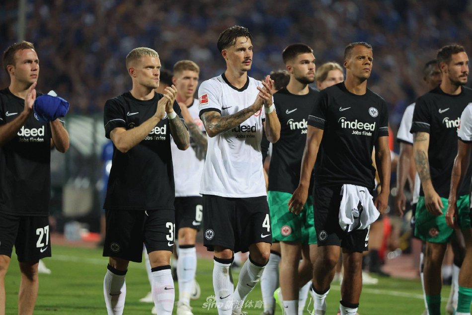 四场以平局 四场以平局